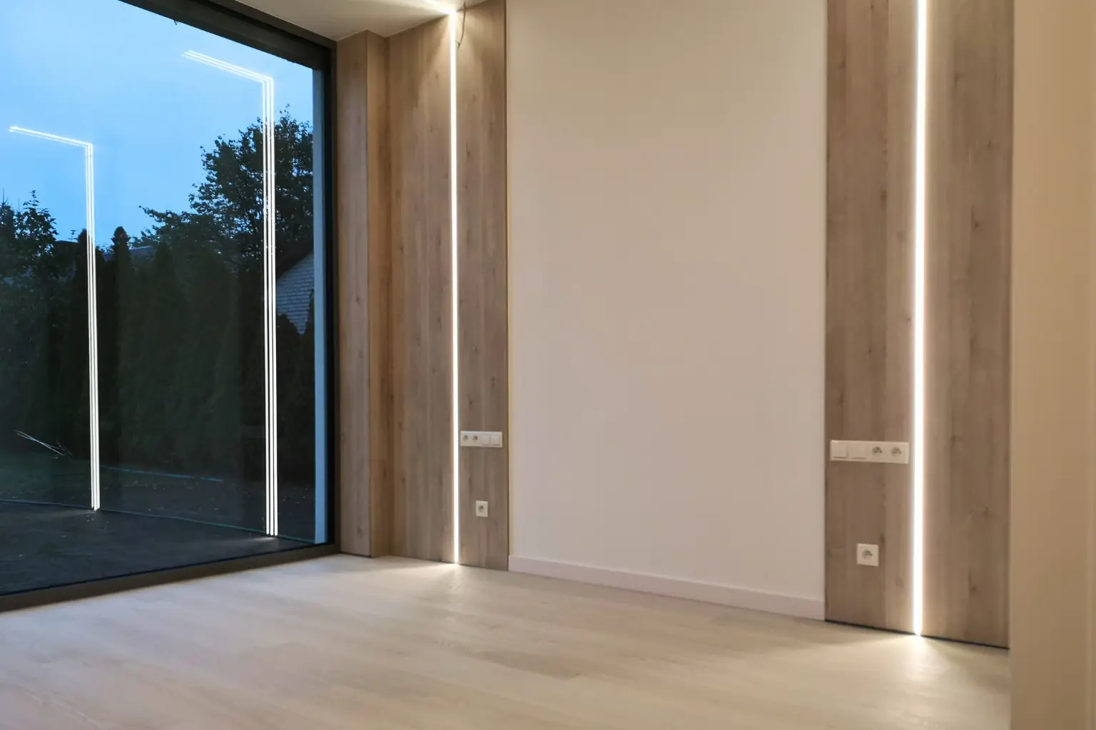 Klejenie forniuru, wtapianie led, układanie paneli, malowanie 10.2025 Builders Craft